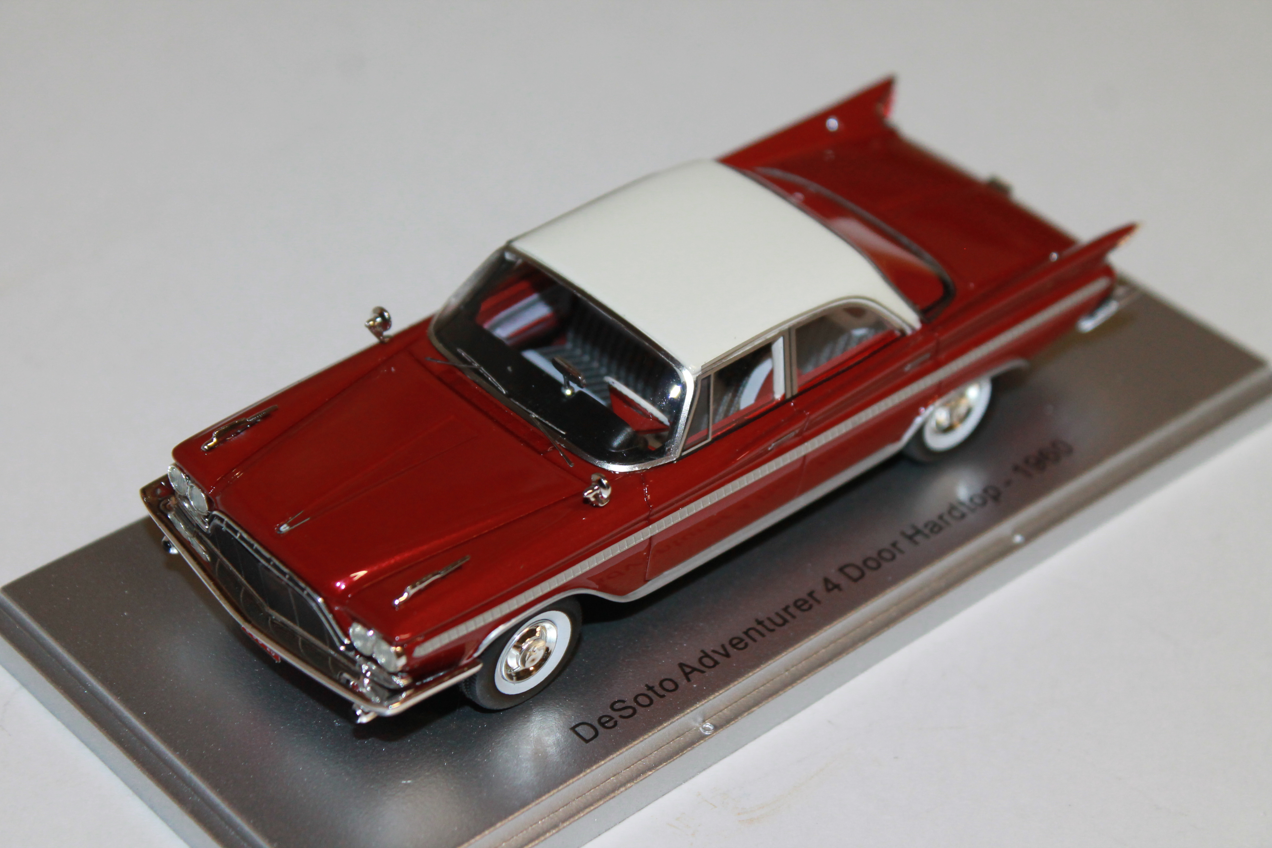 DESOTO ADVENTURER HARDTOP ROUGE 1960 KESS 1/43°