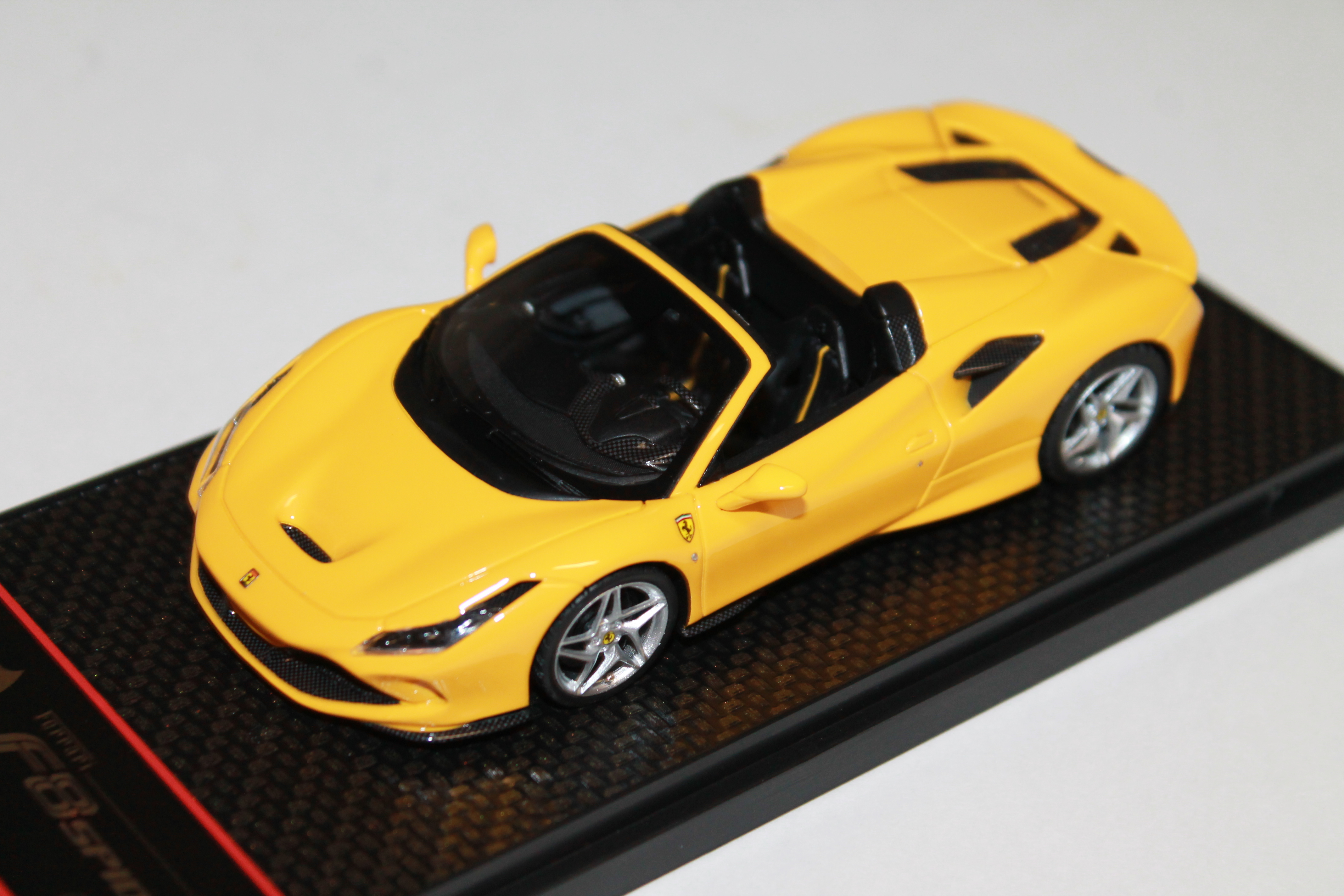 BBR bbr 1/43 BBRC232A Ferrari F8 Tributo Spider Giallo Modena Limited 258 pcs 