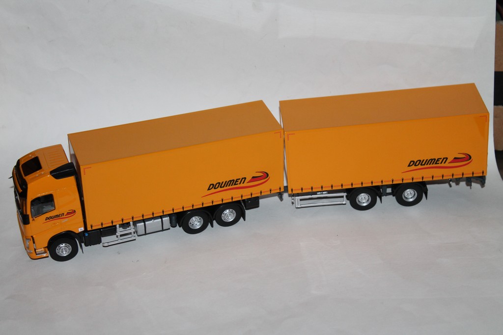 VOLVO FH4 CAMION REMORQUE "TRANSPORTS DOUMEN" ELIGOR 1/43°