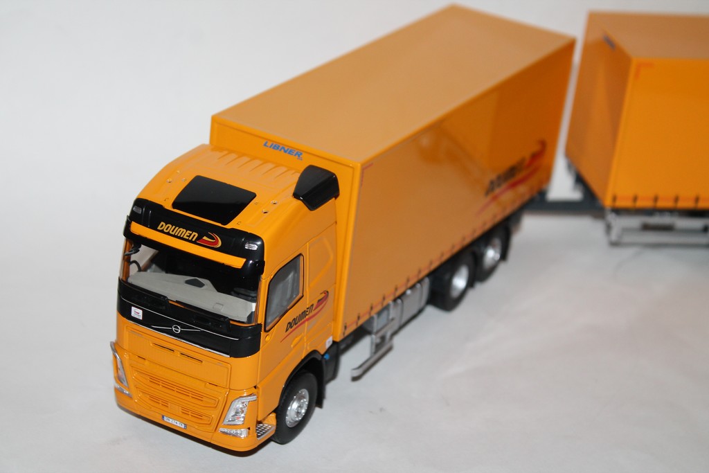 VOLVO FH4 CAMION REMORQUE "TRANSPORTS DOUMEN" ELIGOR 1/43°