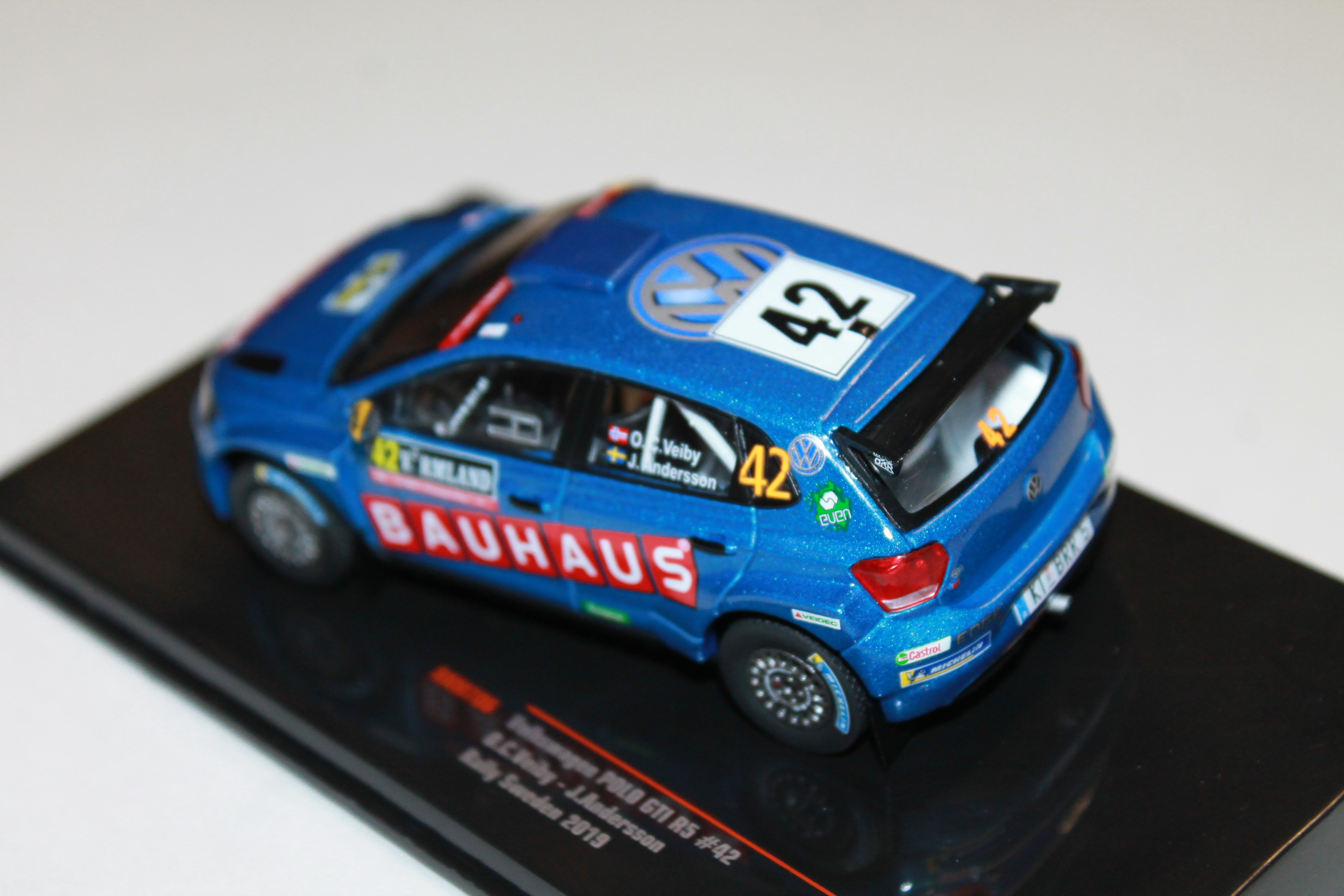 VOLKSWAGEN POLO GTI R5 N°42 RALLYE DE SUEDE 2019 IXO 1/43°