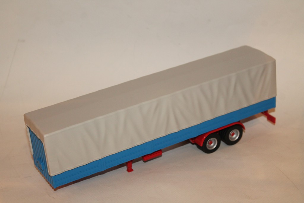 TRUCK TRAILER WITH CANVAS COVER GRIS IXO 1/43°