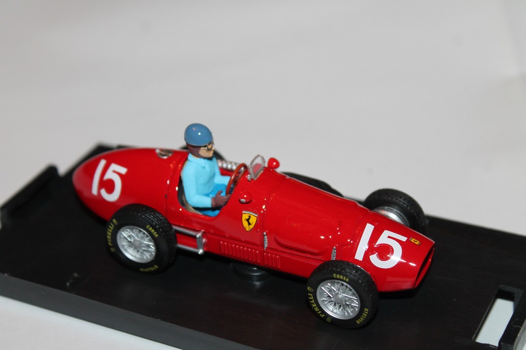 FERRARI 500 F2 WC ASCARI N°15 1952 BRUMM 1/43°