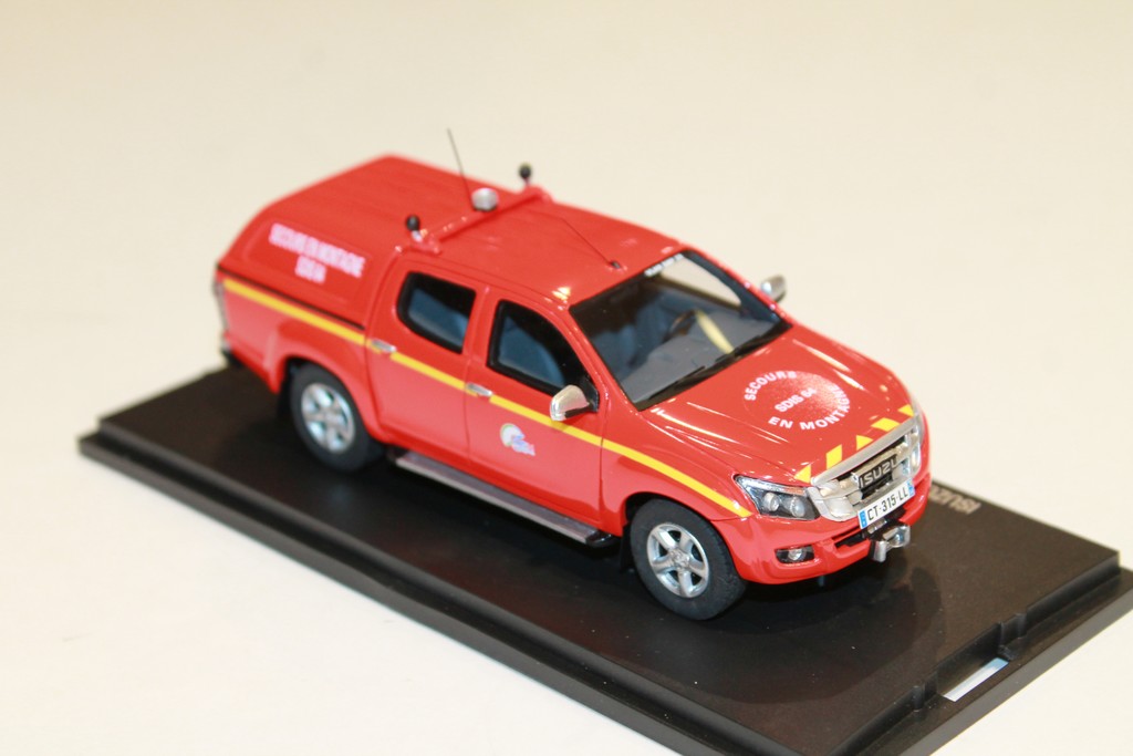 ISUZU D-MAX SDIS64  ALARME 1/43°