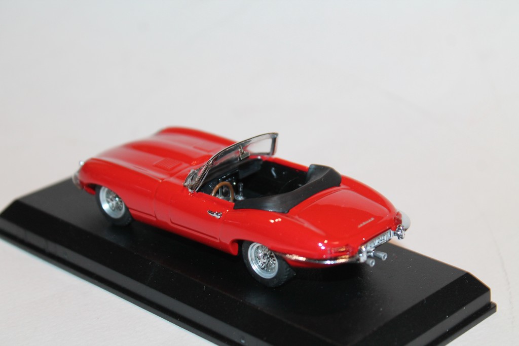 JAGUAR TYPE E ROADSTER ROUGE 1962 BEST 1/43°