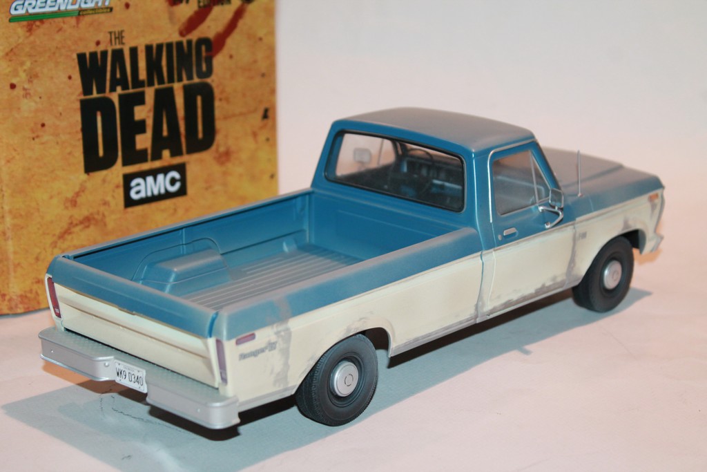 FORD F-100 THE WALKING DEAD GREENLIGHT 1/18°