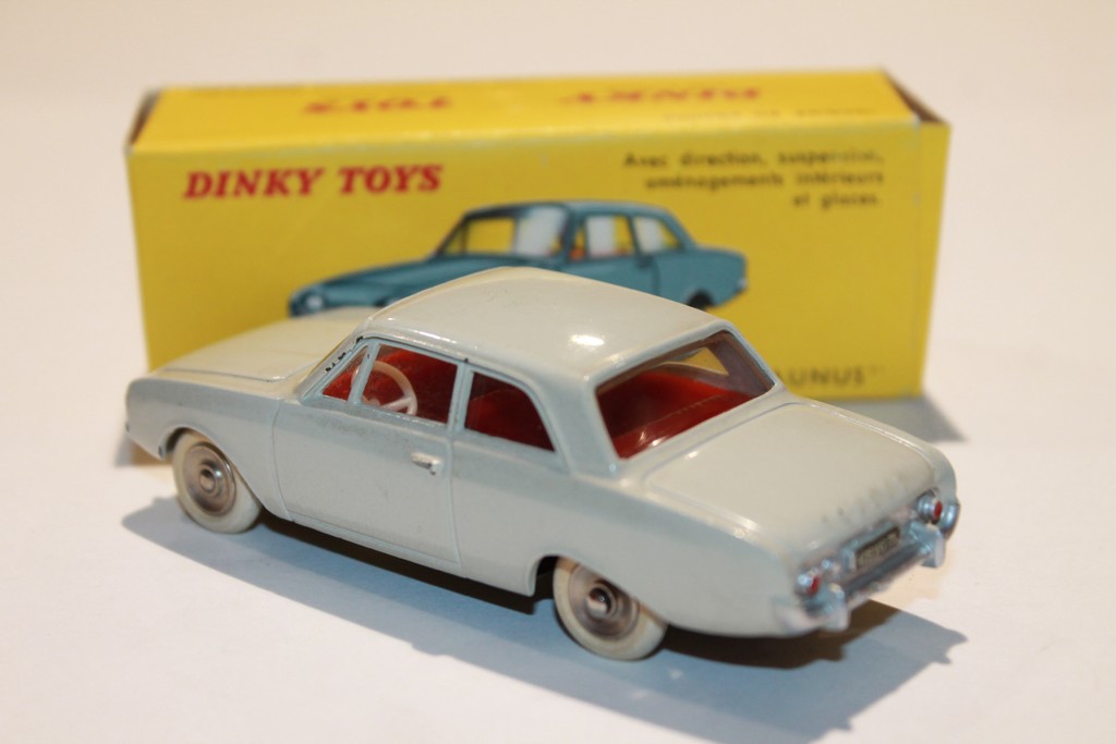 Dinky Toys boîte repro 559 ford taunus