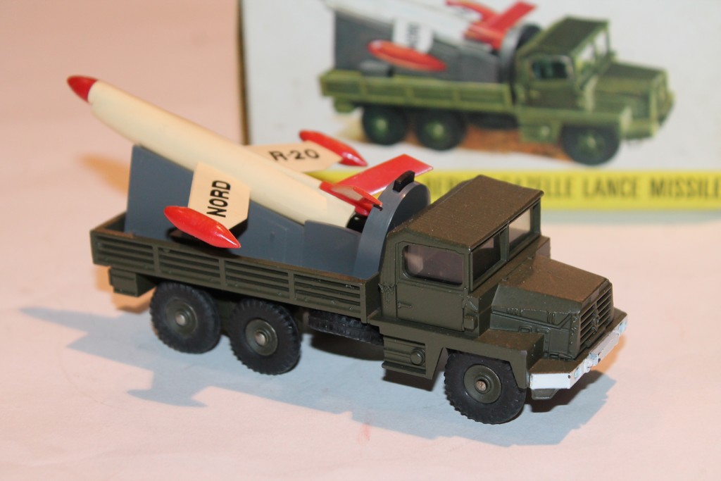missile fusée pour berliet gazelle militaire NORD R 20 dinky toys 