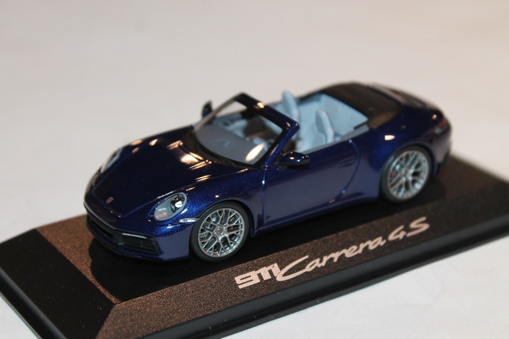 PORSCHE 911 TYPE 992 CARRERA 4S CONVERTIBLE 2019 BLUE MINICHAMPS 1/43°