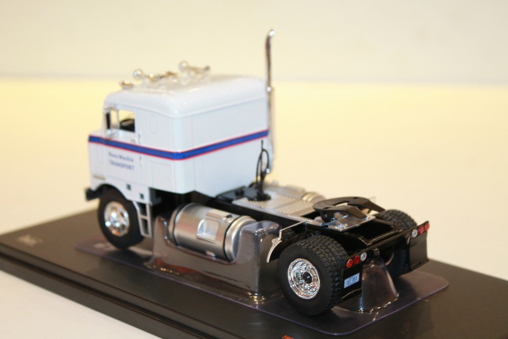 KENWORTH BULLNOSE 1950 IXO 1/43°