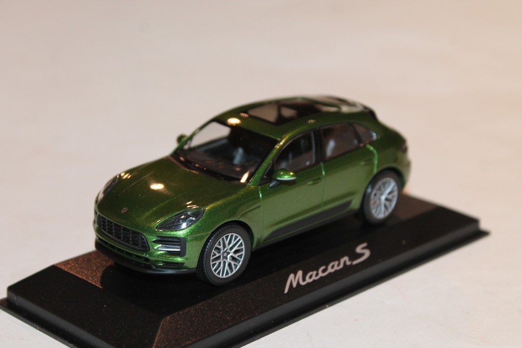 PORSCHE MACAN S 2019 VERT METAL MINICHAMPS 1/43°