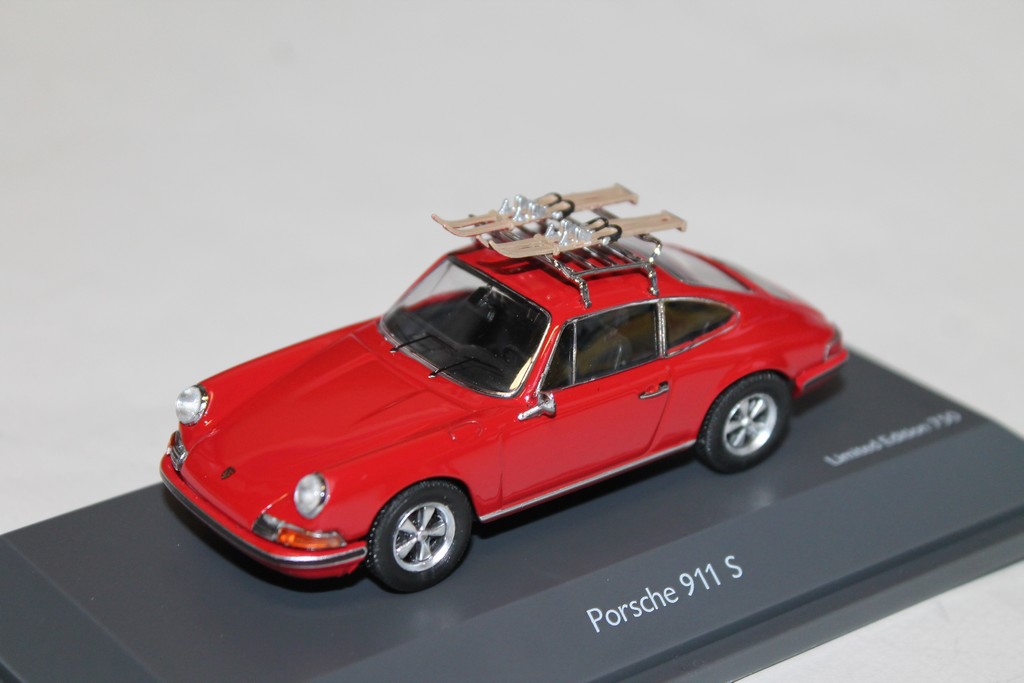 PORSCHE 911 S 1972 ROUGE + SKI SCHUCO 1/43°