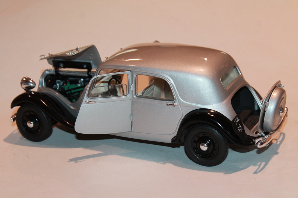 CITROEN TRACTION 11CV 1938 GRISE NOIR SOLIDO 1 18