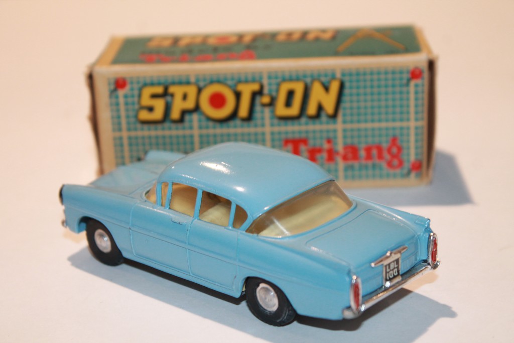 VAUXHALL CRESTA BLUE SPOT ON 1/43°