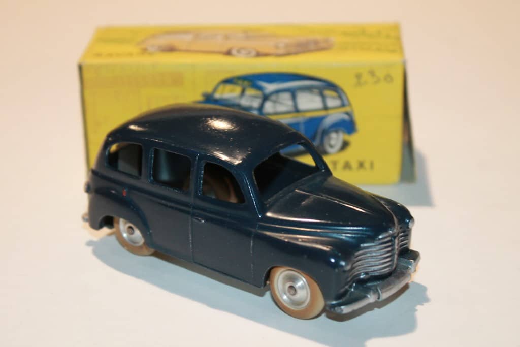 1 / 43 ème CIJ RENAULT PRAIRIE / jouet ancien