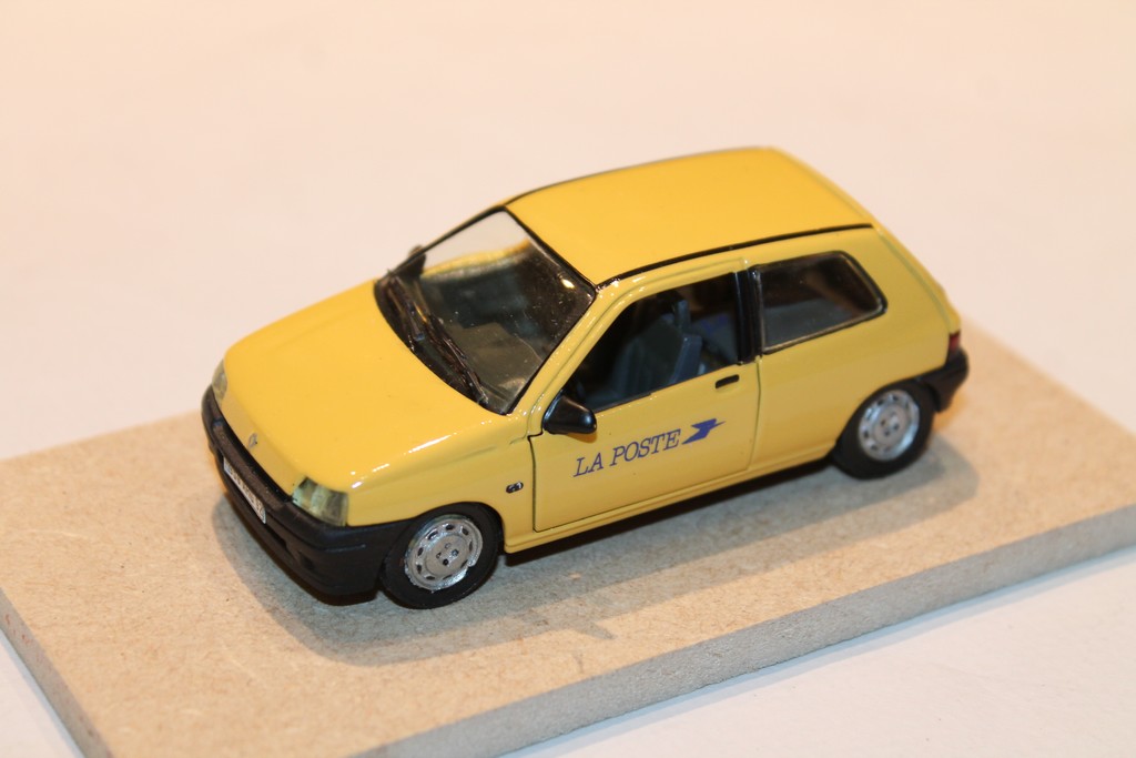 RENAULT CLIO LA POSTE 1994 LABEL 43 1/43