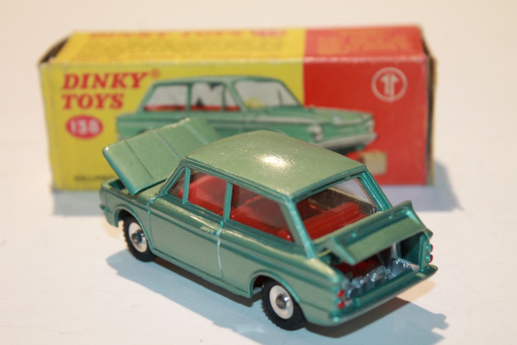 HILLMAN IMP SALOON DINKY TOYS 1/43°