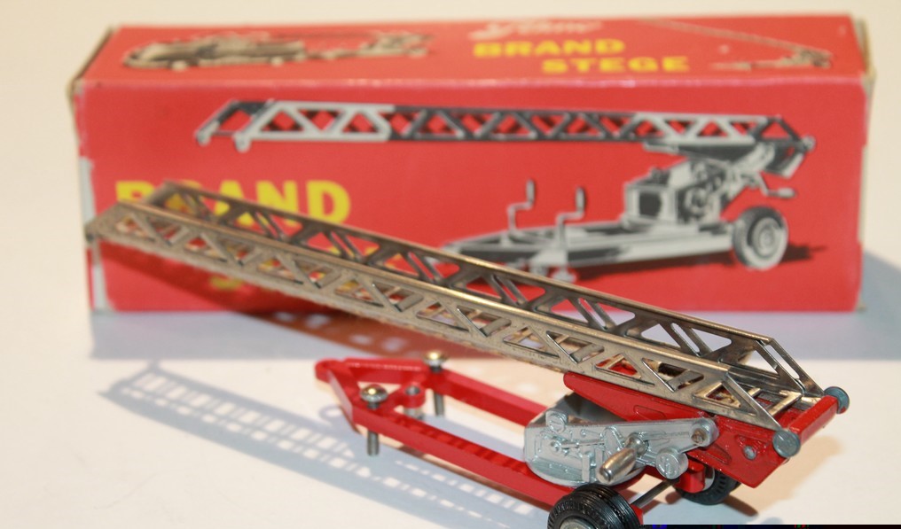 BRANDSTAGE TEKNO 1/43°