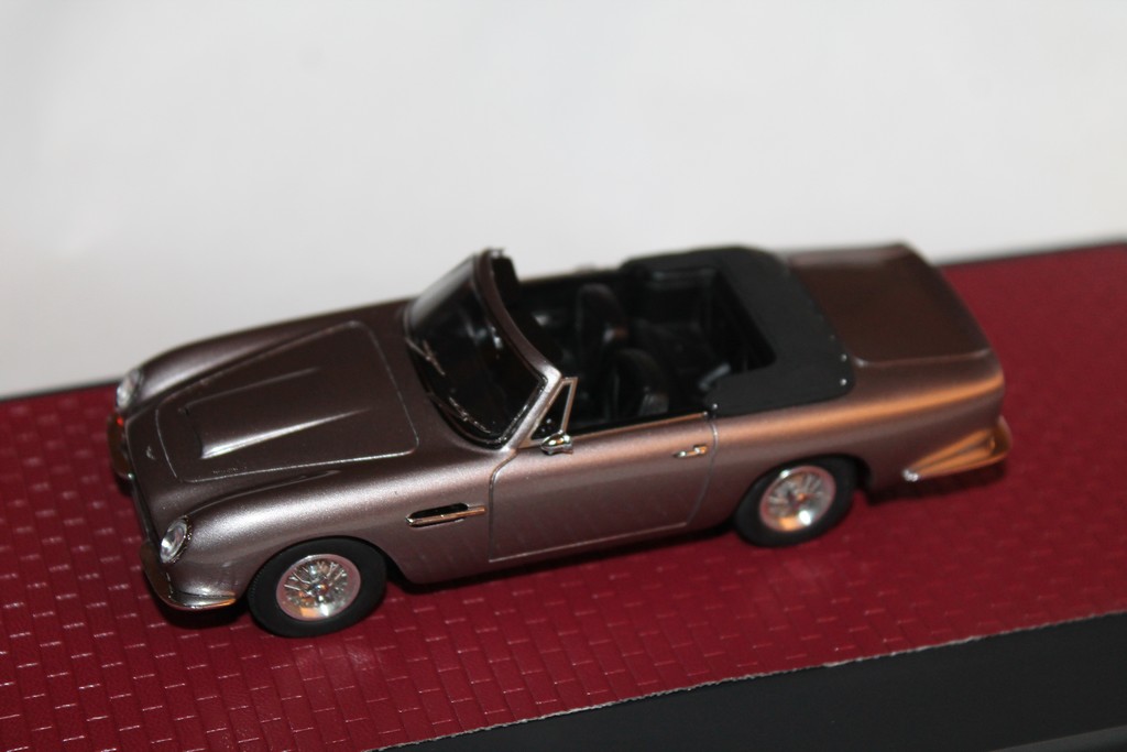 ASTON MARTIN DB6 VOLANTE 1968 MATRIX 1/43