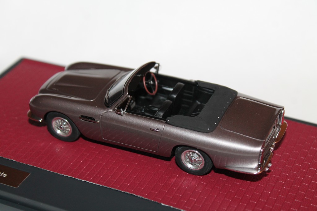 ASTON MARTIN DB6 VOLANTE 1968 MATRIX 1/43