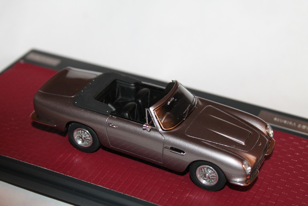 ASTON MARTIN DB6 VOLANTE 1968 MATRIX 1/43