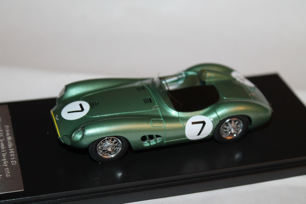 ASTON MARTIN DB6 VOLANTE 1968 MATRIX 1/43