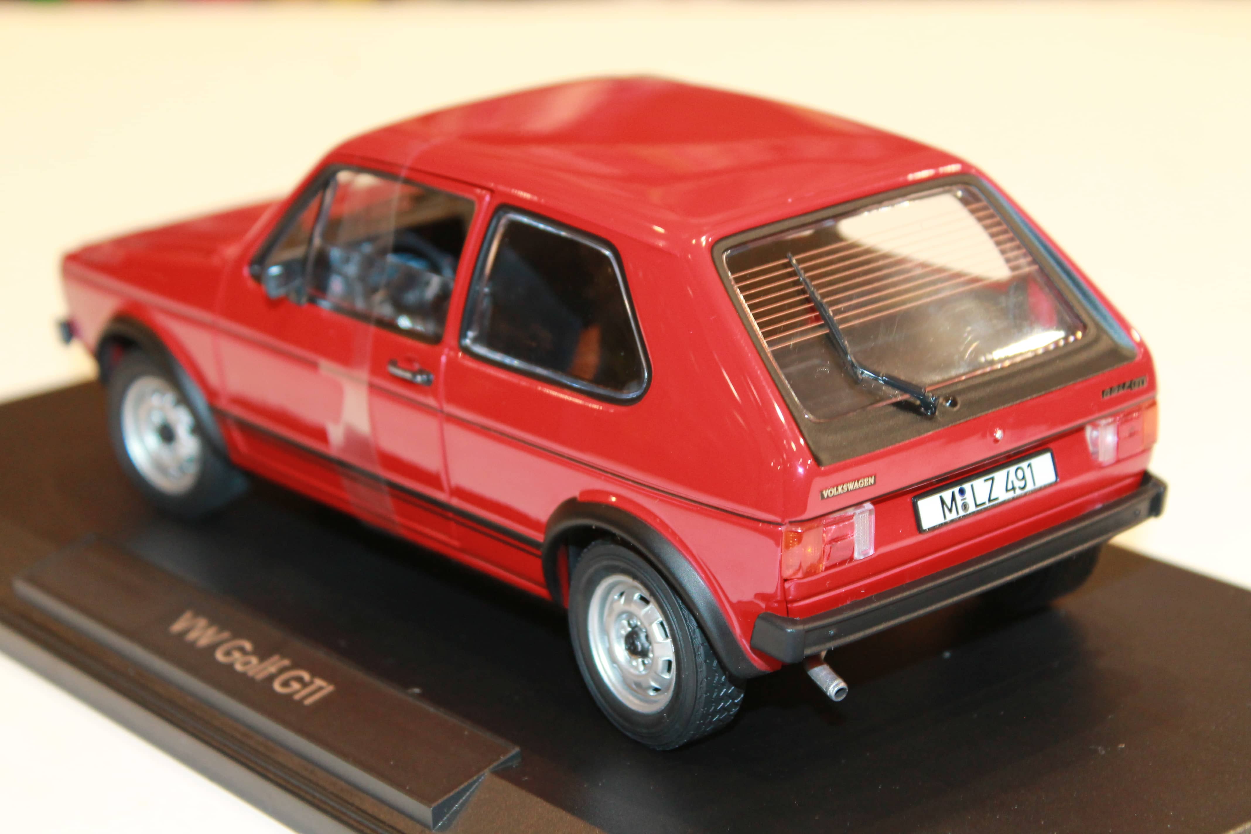 SOLIDO Volkswagen T1 Pick-Up Porsche Service 1950 RED 1/18 - S1806707