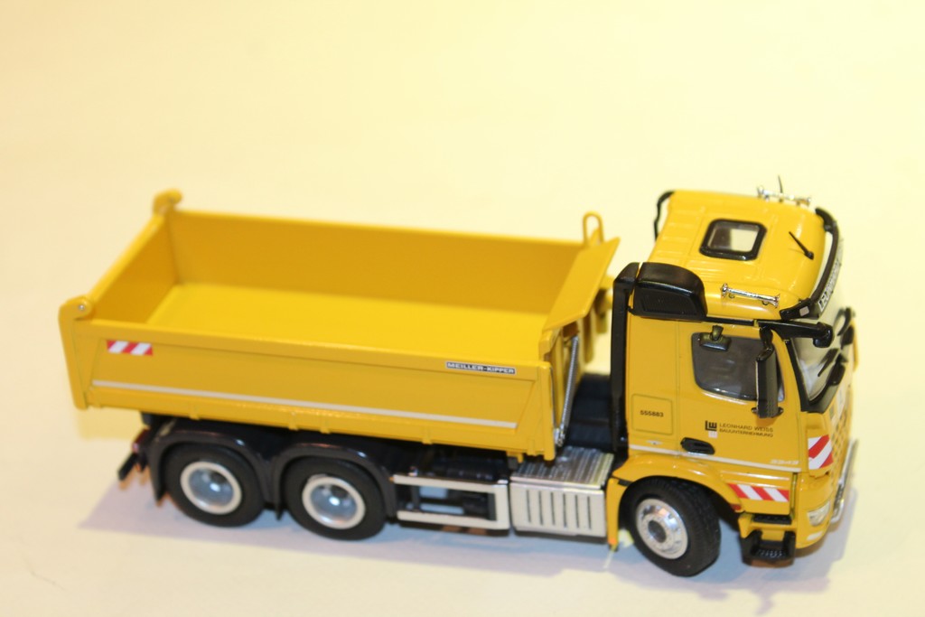 MODELE MERCEDES-BENZ AROCS NZG 1/50