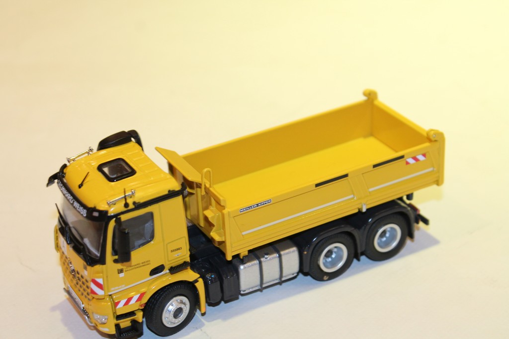 MODELE MERCEDES-BENZ AROCS NZG 1/50