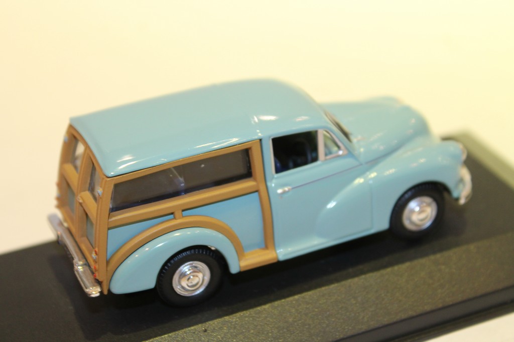 MINIATURE MORRIS MINOR TRAVELLER 1000 1959 VANGUARDS 1/43°