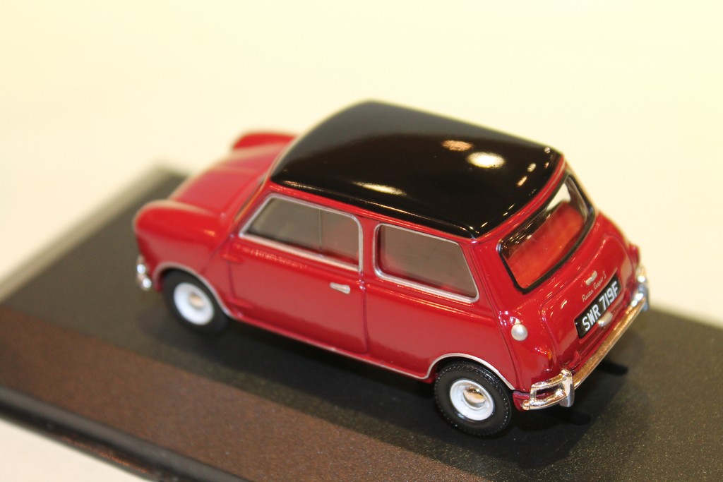 MINIATURE MINI AUSTIN COOPERS MKI RED 1962 VANGUARDS 1/43°