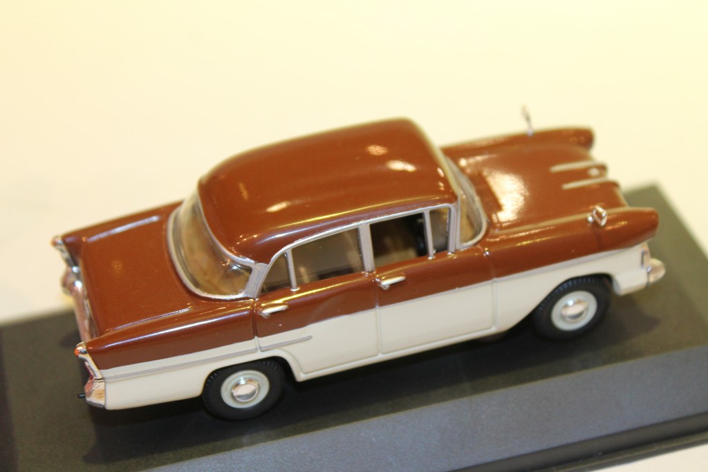 MINIATURE VAUXHALL VICTOR 1958 VANGUARD 1/43°