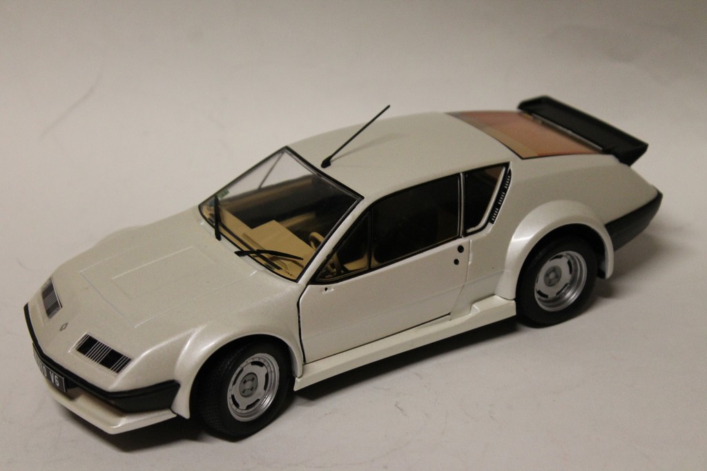 MODEL ALPINE A310 PACK GT WHITE SOLIDO 1/18