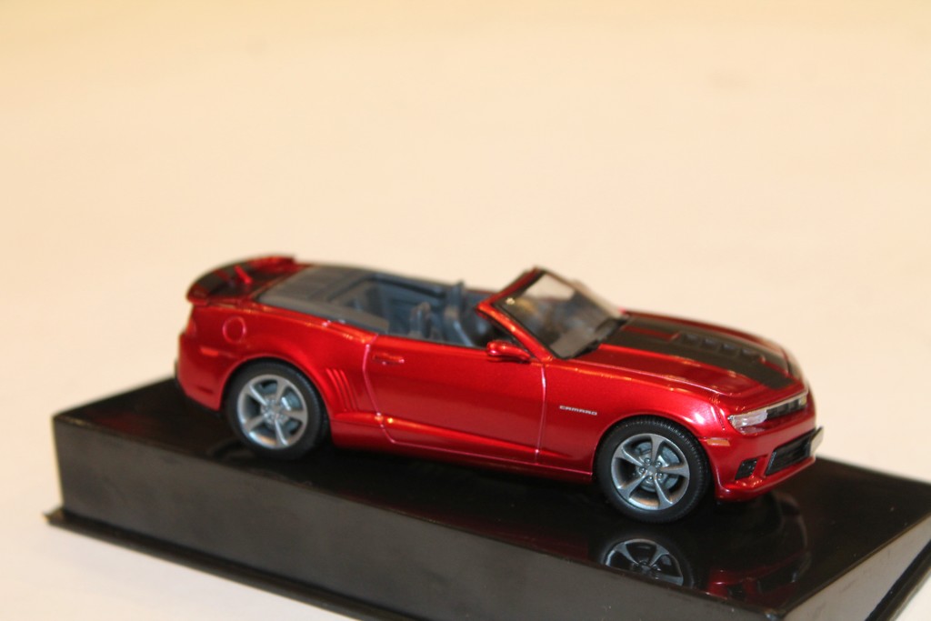 MINIATURE CHEVROLET CAMARO CABRIOLET 2014 IXO 1/43