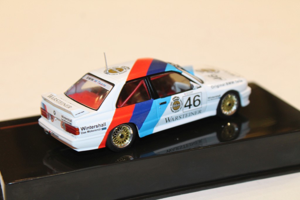 MINIATURE BMW E30 M3 #46 1987 IXO 1/43
