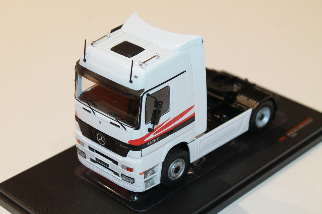 MERCEDES ACTROS 1995 BLANC IXO 1/43°