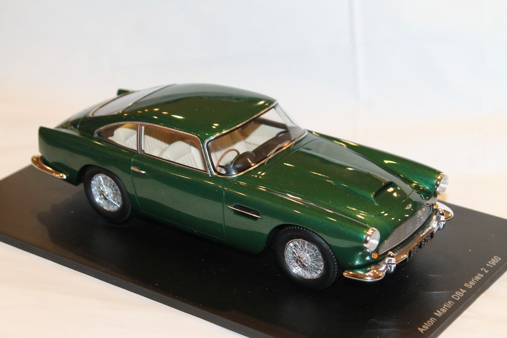 MODELE ASTON MARTIN DB4 SERIES II 1960 SPARK 1/18