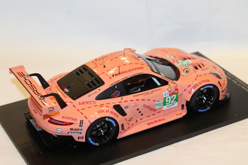 MODELE PORSCHE 911 RSR COCHON LE MANS 2018 SPARK 1/18