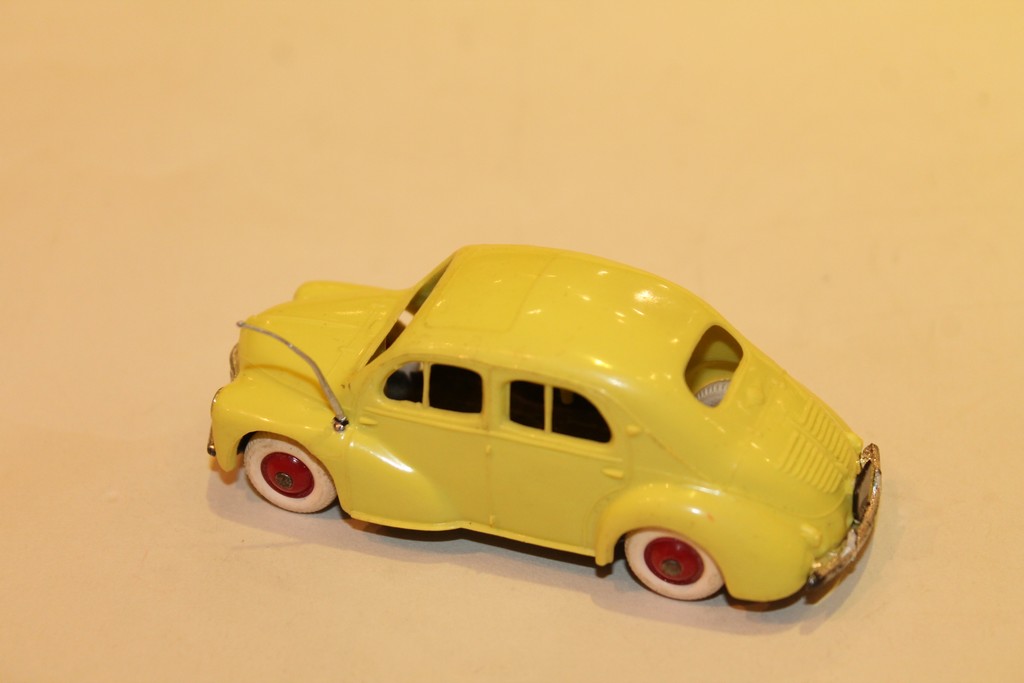 JOUET ANCIEN RENAULT 4CV 1947 NOREV 1/43