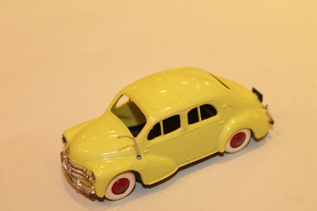 JOUET ANCIEN RENAULT 4CV 1947 NOREV 1/43