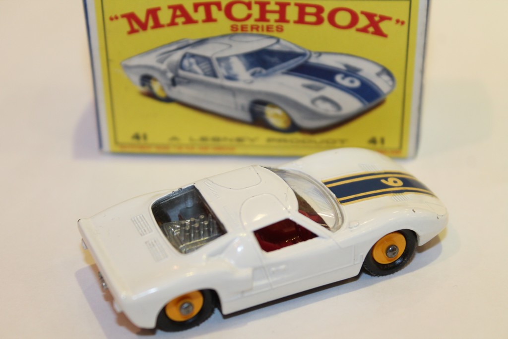 FORD GT N°6 MATCHBOX 1/64°