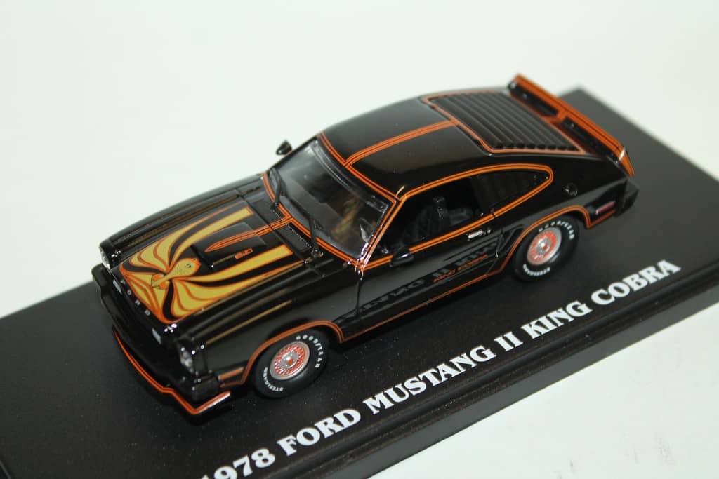 FORD MUSTANG II KING COBRA NOIR ET OR 1978 GREENLIGHT 1/43°