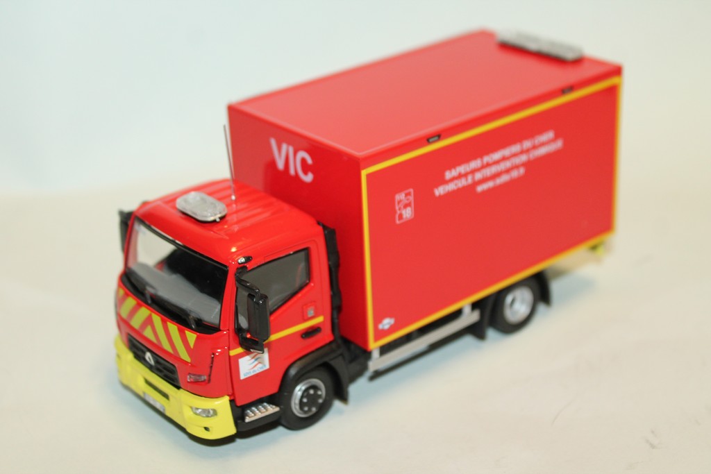 RENAULT D CAB 2 POMPIERS SDIS ROUGE ELIGOR 1/43°