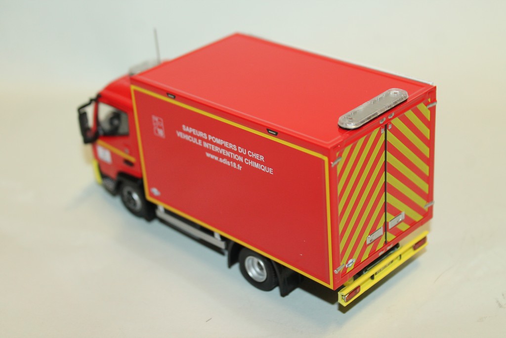 RENAULT D CAB 2 POMPIERS SDIS ROUGE ELIGOR 1/43°