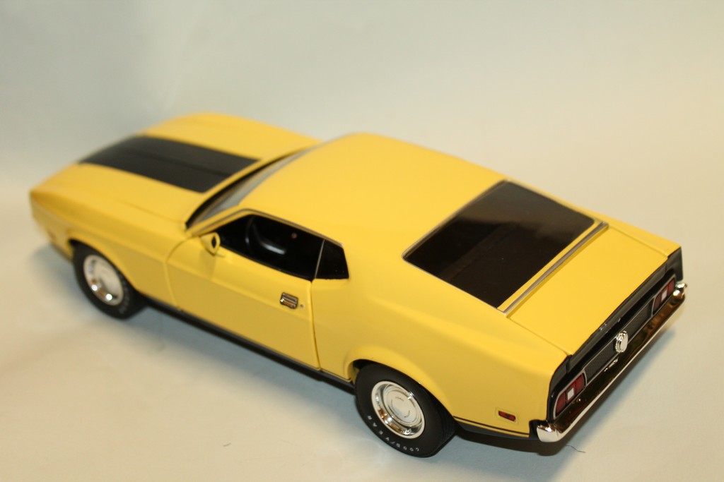 FORD "ELEANOR" CUSTOM MOVIE STAR MUSTANG 1973 GREENLIGHT 1/18°