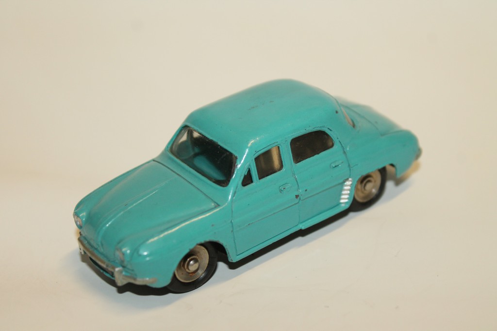 RENAULT DAUPHINE BLEU DINKY TOYS 1/43°