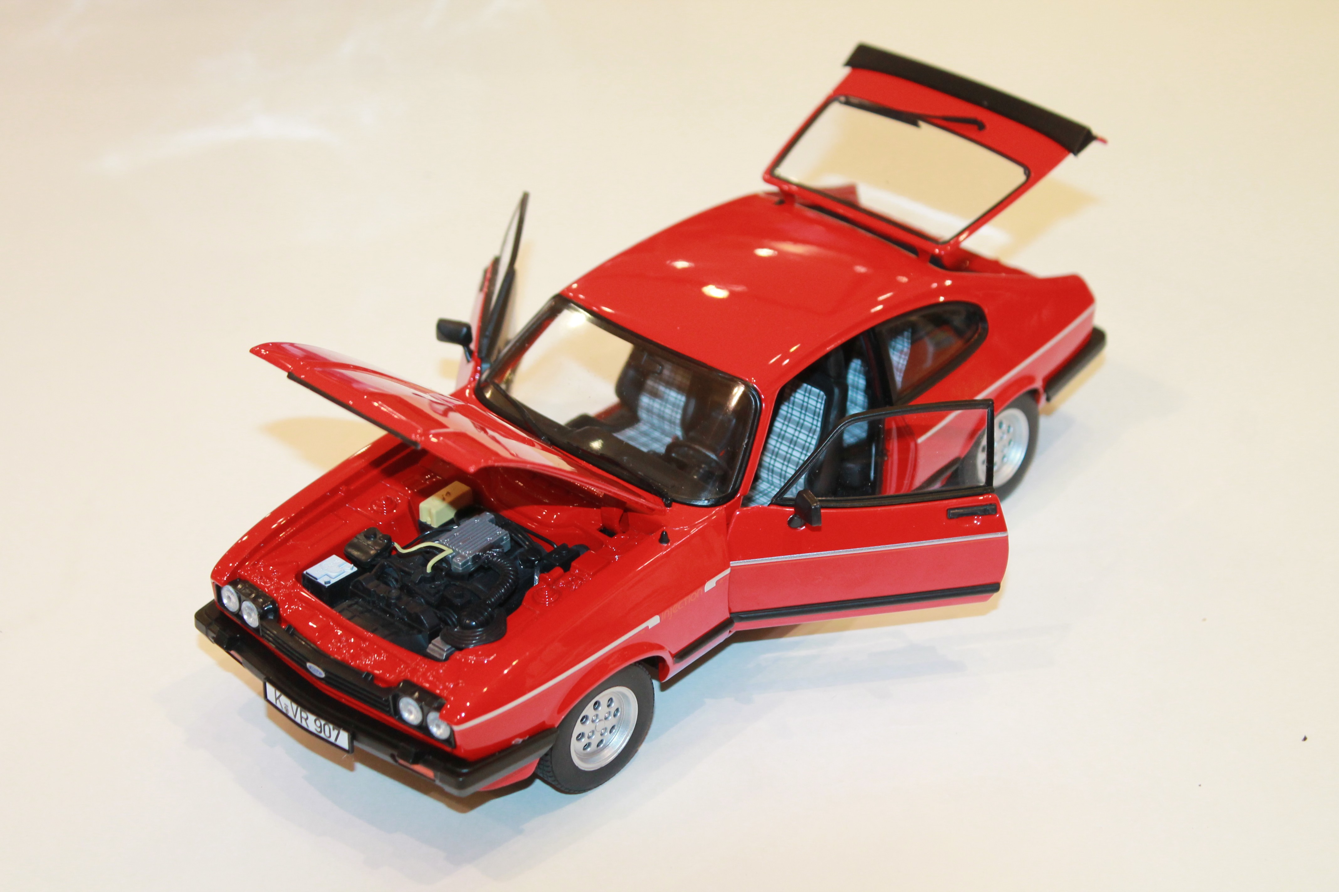 FORD CAPRI 2.8i 1983 ROUGE NOREV 1/18