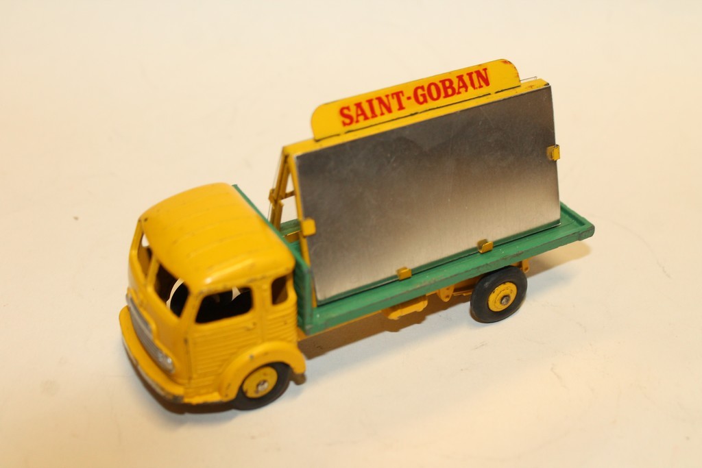 SIMCA CARGO PORTE VITRINE DINKY TOYS 1/43°