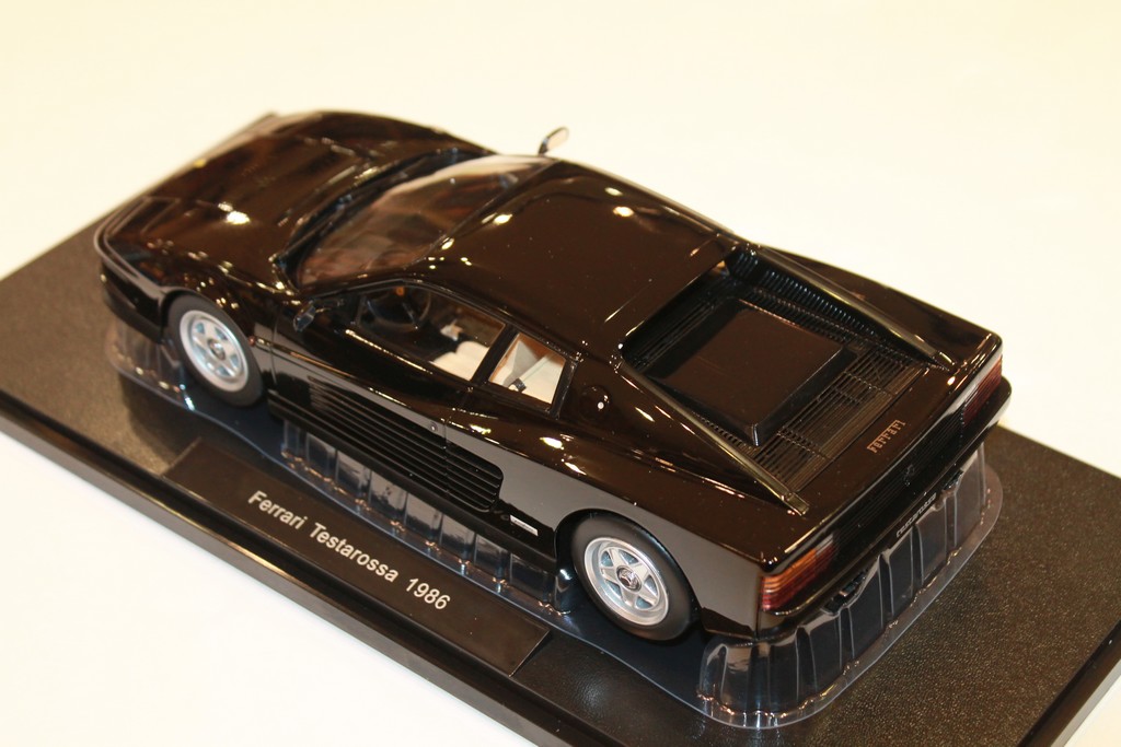 FERRARI TESTAROSSA 1986 NOIR KK SCALES 1/18°
