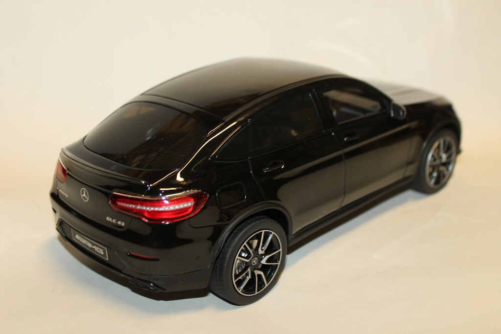 MERCEDES GLC 43 NOIR GT SPIRIT 1/18°